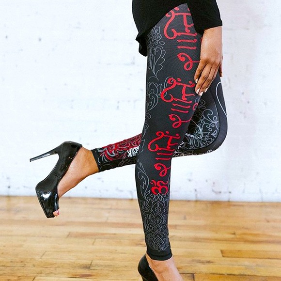 Nominou Shabeena High Rise Crop Black & Red Print Leggings - Picture 3 of 15